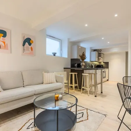 Atypical In Semi-basement In The Heart Of
